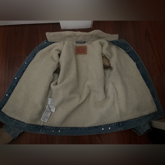 Levi's Blue Denim Jacket with Sherpa Collar - Picture 2 of 4